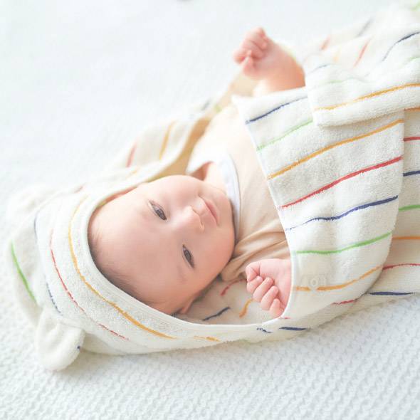 赤ちゃんファースト「フード付バスタオル」の画像
