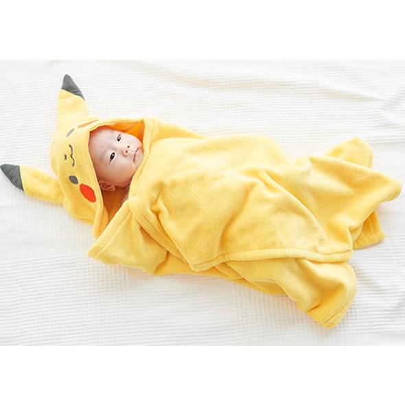 赤ちゃんファースト「モンポケ ピカチュウフード付きバスタオル&巾着袋」の画像