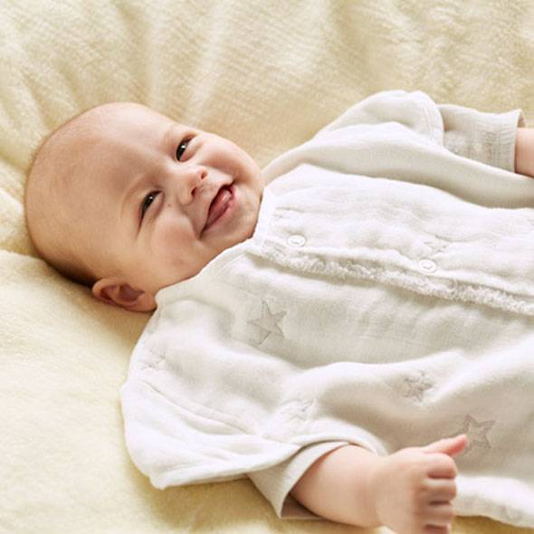 赤ちゃんファースト「ディモワ ふくふくガーゼ2WAY袖付スリーパー/ホワイト」の画像