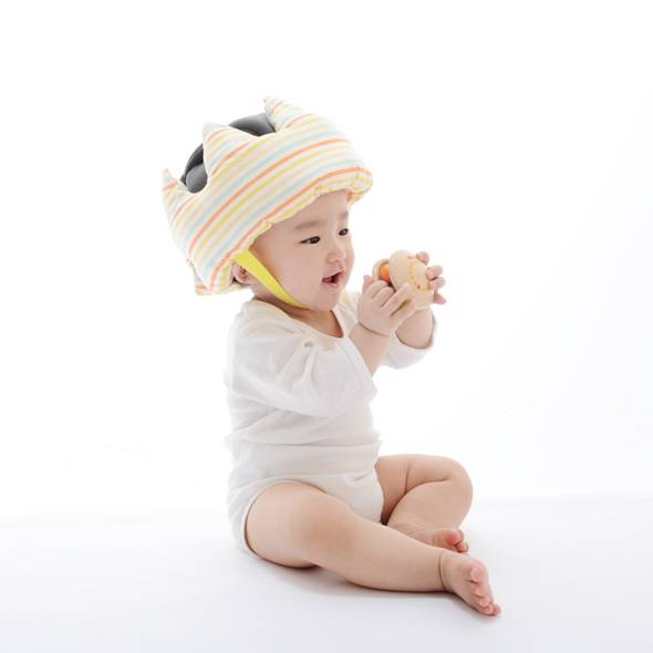 赤ちゃんファースト「アンジェロラックス クラウンベビーヘルメット/イエローボーダー」の画像