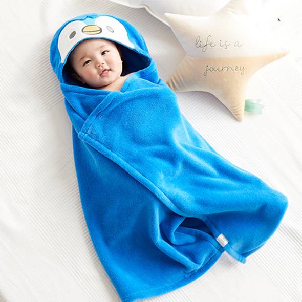 赤ちゃんファースト「モンポケ ポッチャマフード付きバスタオル&巾着袋」の画像